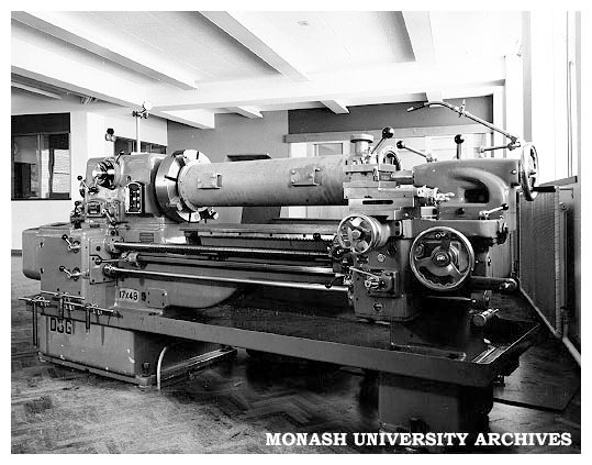 Cryostat vacuum jacket