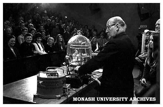 Professor N. Kurti during lecture on physics and cooking