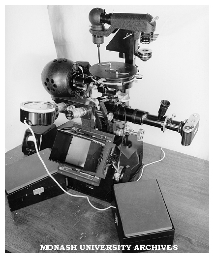 Reichardt microscope and movie camera