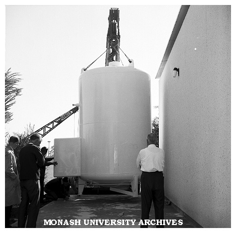 Installation of liquid nitrogen tank