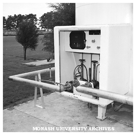 Installation of liquid nitrogen tank