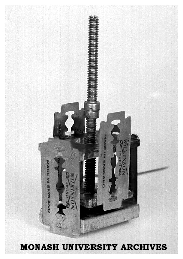 Razor blade apparatus