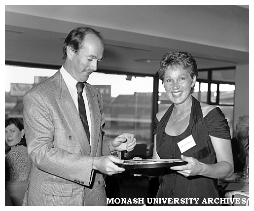 Alistair Duncan presenting the Dulux Award to Margaret Fairman