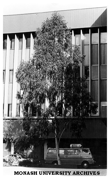 'A' block entrance, State College of Victoria Frankston