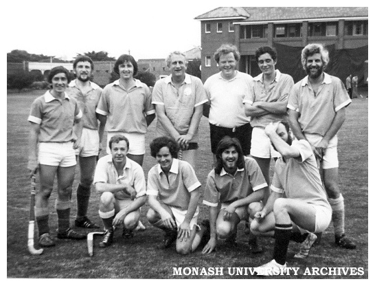 The Queesncliffe Mob. Monash University Hockey team