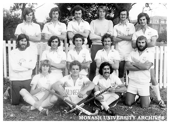 Monash Intervarsity men's hockey team at Sydney University