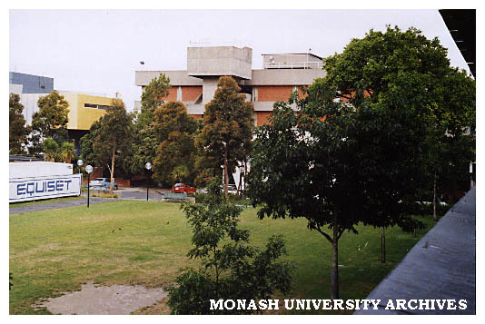 Caulfield campus central common with A-block in background