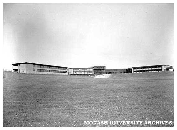 Gippsland Institute of Advanced Education, early days at the Churchill campus site