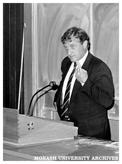 Mr John Elliott, Managing Director of IXL, gives guest lecture at Chisholm during 'In Praise of Entrepreneurs' week