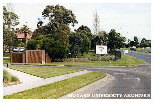 Entrance to Peninsula campus