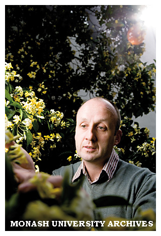 Vision scientist Dr Adrian Dyer, QEII Research Fellow in Physiology