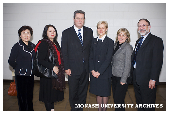 Foreign Minister Alexander Downer (centre), guest speaker at the inaugural public policy forum lecture hosted by Monash Asia Institute.
