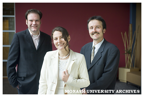 European Visiting Journalists Program participants Jan-Martin Wiarda (left) from Die Zeit Newspaper, Germany and Karolina Kudynova from the Czech Republic's Pravo newspaper, accompanied by Richard Wade, Australian Education International