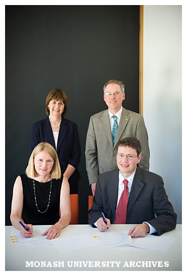 Signing of a collaborative research agreement between Monash Centre for Electron Microscopy and McMaster University (Canada)
