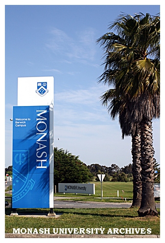 Entrance to Monash University, Berwick campus