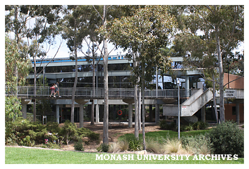 Walkway and Building U (Student Union), Peninsula campus