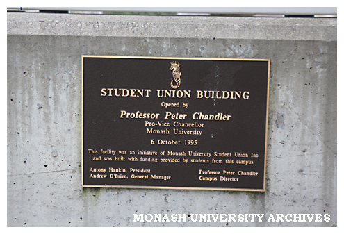 Plaque to commemorate the opening of the Student Union building (Building U)