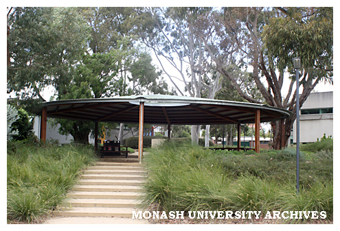 Grounds of Peninsula campus