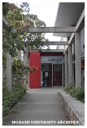 Entrance to Peninsula campus library
