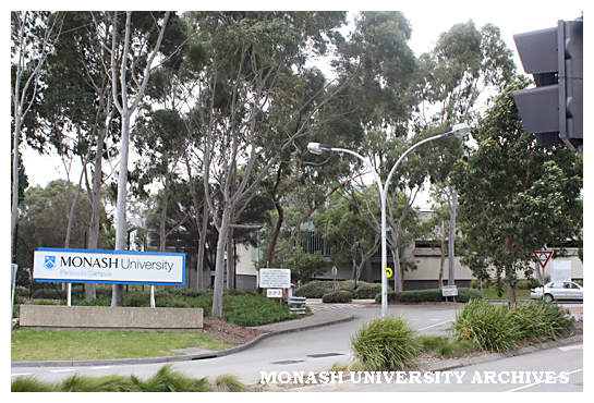 Entrance to Monash University, Peninsula campus