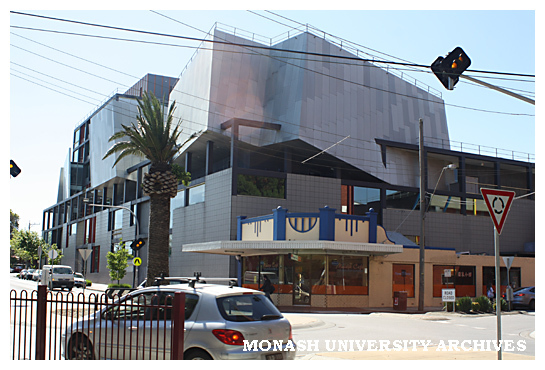 Cafe at entrance to Caulfield campus, with Buildings K and N in the background