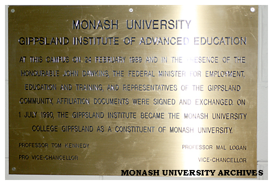 Monash Univeristy College Gippsland plaque at Gippsland campus