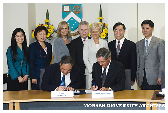 Signing Memorandum of Understanding with Sun Yat-Sen University