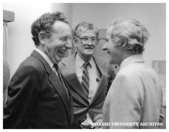 Professor John Swan, Professor Ross Day and Vice-Chancellor Ray Martin at unveiling of portrait of Professor Swan by Rick Amor