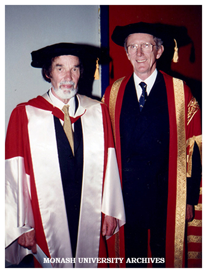 Honorary graduate Jurgen Ahrend with Chancellor Jerry Ellis