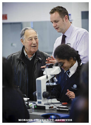 Mr Les Erdi visits a John Monash Science School class participating in Zebrafish genetics studies