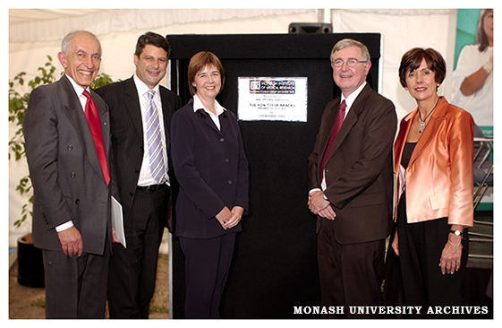 Professor David de Kretser, Premier Steve Bracks, Professor Edwina Cornish, Professor Ed Byrne and Southern Health Chief Executive, Linda Sorrell, at the official opening of the Monash Institute of Medical Research