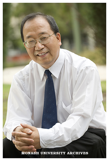 Dr Ah Chung Tsoi, director of the e-Research@Monash Centre