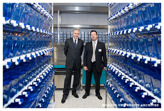 Victorian Innovation Minister Gavin Jennings and Professor Peter Currie touring the zebra fish research facility in the Australian Regenerative Medicine Institute