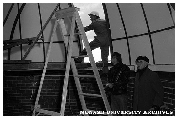 Installation of dome on Monash Observatory at Mt Burnett