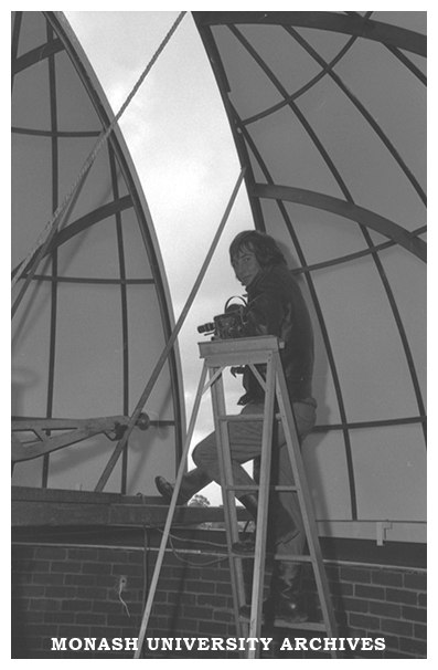 Installation of dome on Monash Observatory at Mt Burnett