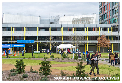Caulfield Open Day 2011 - view across lawn of Building K and Team Monash stall