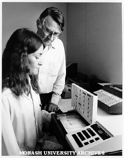 Drs Helen Arthur and Laurie Austin using laser microdensitometer