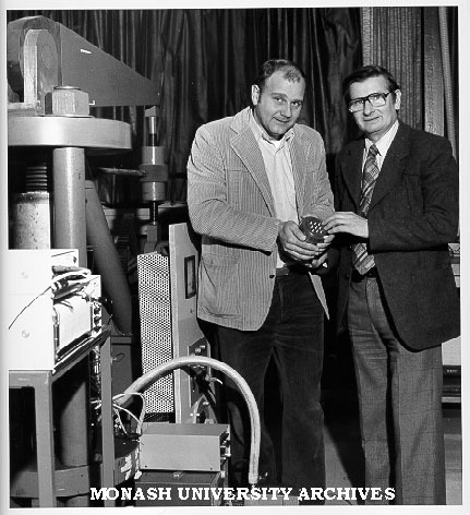 Dr David Boger (left) and Associate Professor Arthur Williams with heat transfer equipment