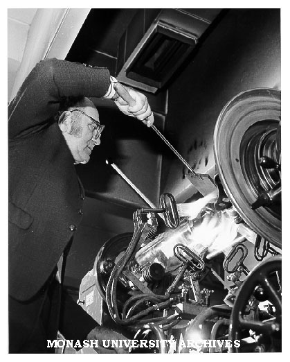 Bill Matchan demonstrating glass preparation