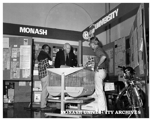 Lecturer Frank Fisher (right) at the Green Home Expo