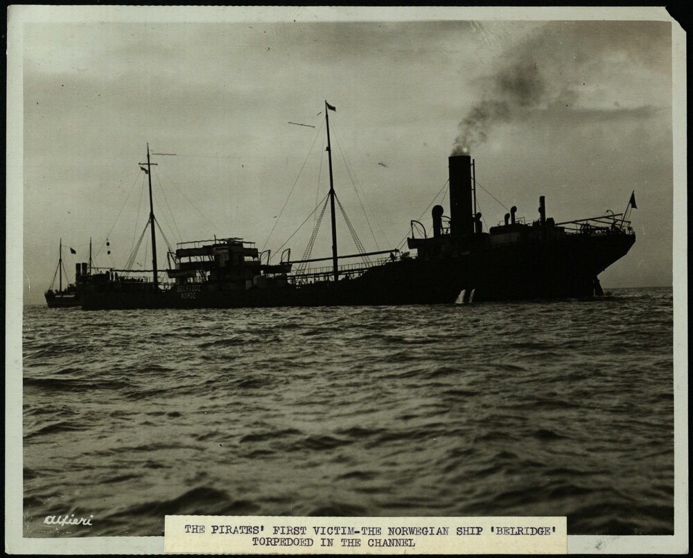 The pirates' first victim: the Norwegian ship "Belridge" torpedoed in the Channel