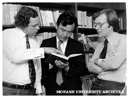 Associate Professor Peter Hocker (left), Mr Hiro Kondo and Mr Malcolm Smith