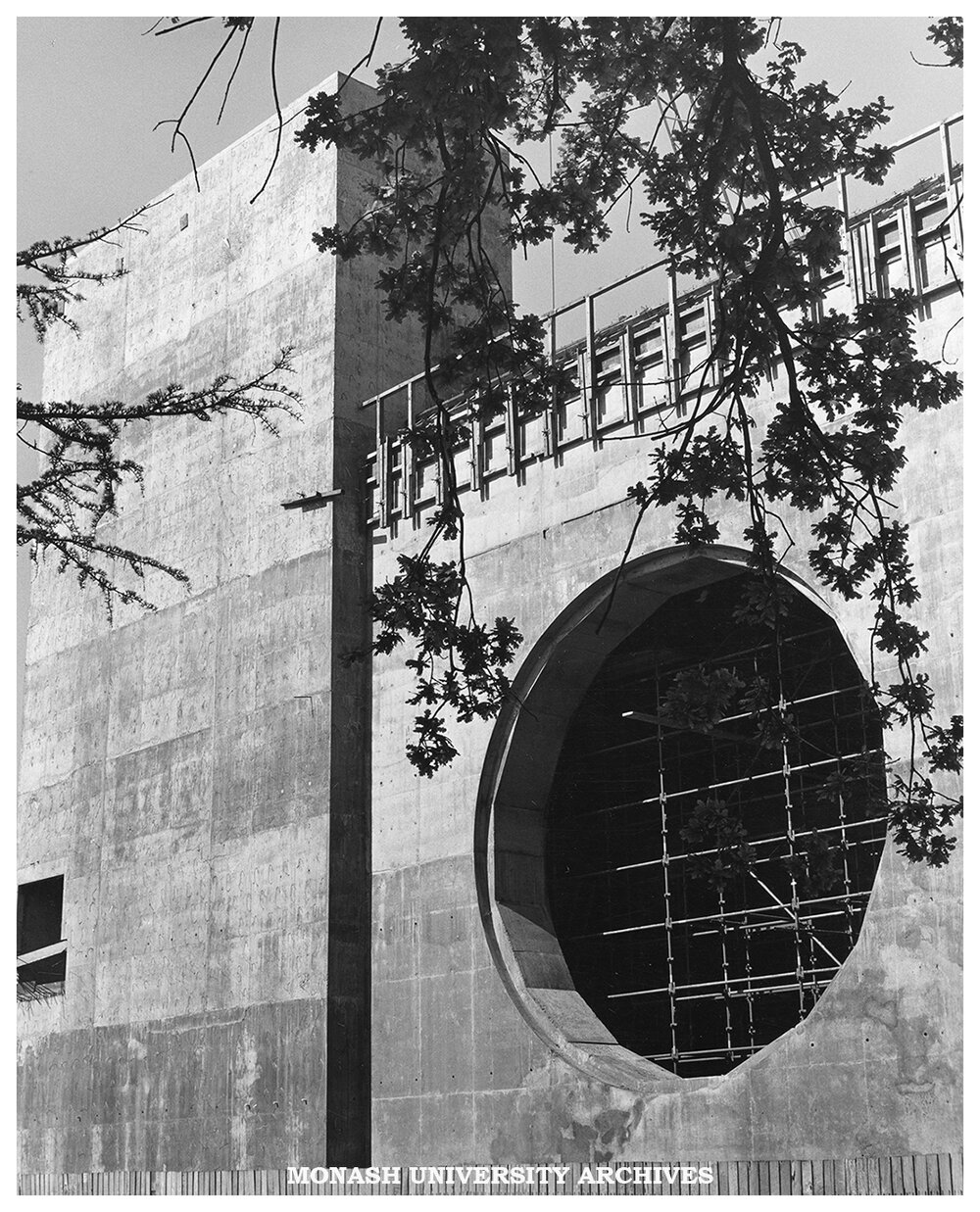 Construction of Lindesay Clark window by Leonard French, Robert Blackwood Hall