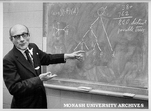 Dr Nicolas Morcovescu explaining linkage between editions of writing