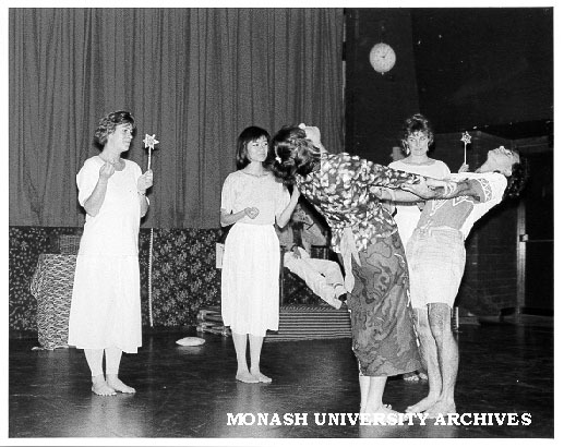 Third year students of Department of Indonesian and Malay performing 'Kapia Kapai'