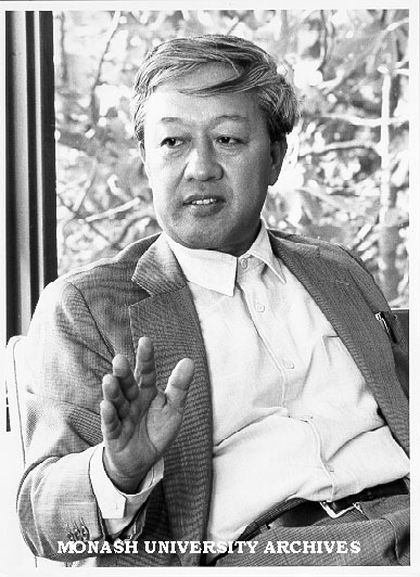 Visiting Professor Michioshi Takabatake of Rikkyo University