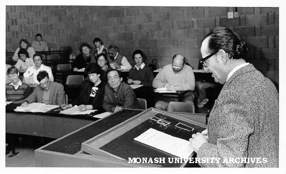 Professor Jiri Neustupny opening Information Exchange Forum for teaching staff of departments of Japanese and German