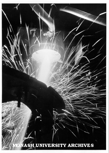 Plasma spraying, technique of ceramics fabrication