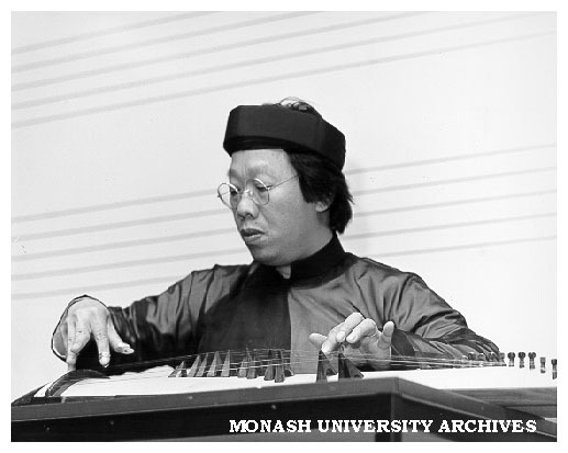 Vietnamese music scholar Tran Quang Hai playing dan trang