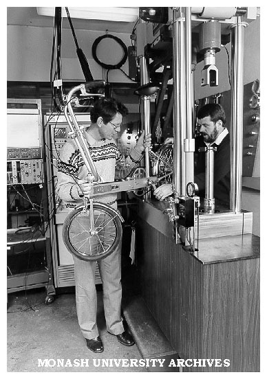 Senior lecturer Dr John Griffiths and laboratory assistant Mike Johnstone, testing bike for fatigue